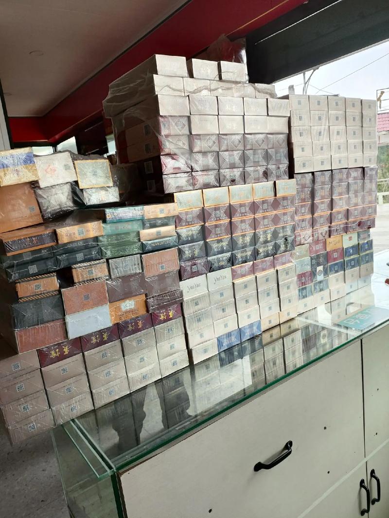 香烟批发是一个涉及多个环节的经营活动，以下是一些基本的步骤和注意事项